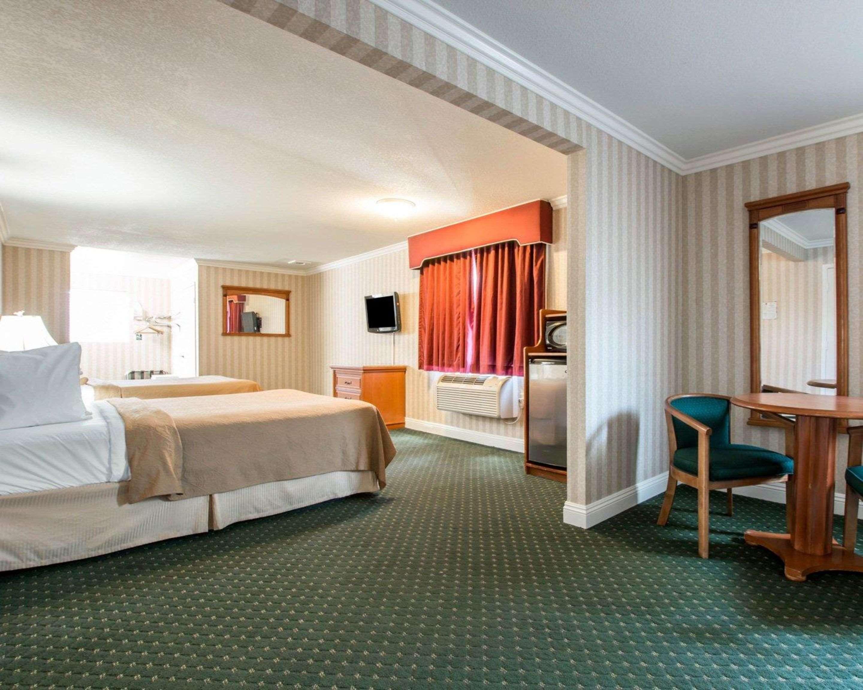 Quality Inn & Suites Anaheim Maingate Εξωτερικό φωτογραφία