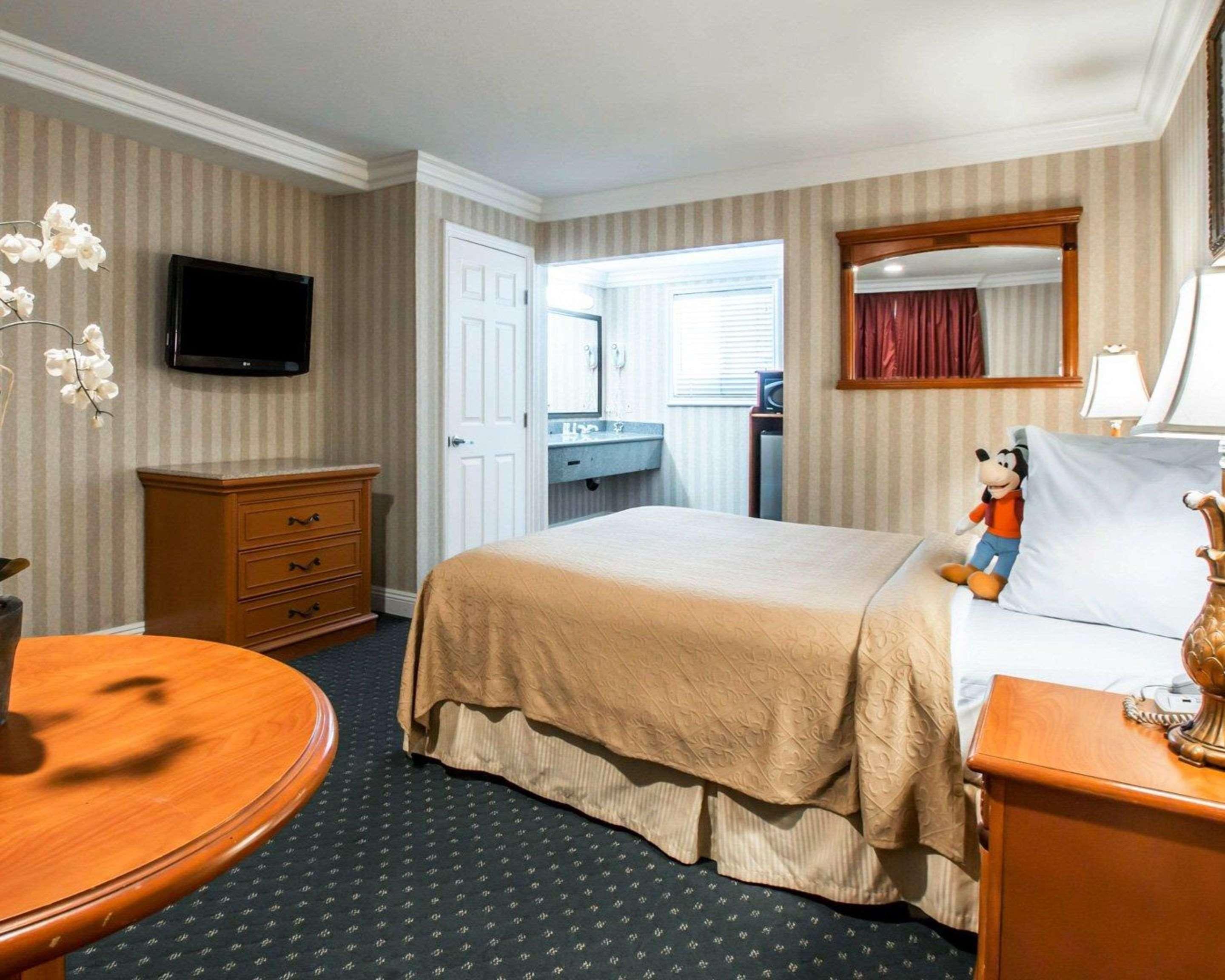 Quality Inn & Suites Anaheim Maingate Εξωτερικό φωτογραφία