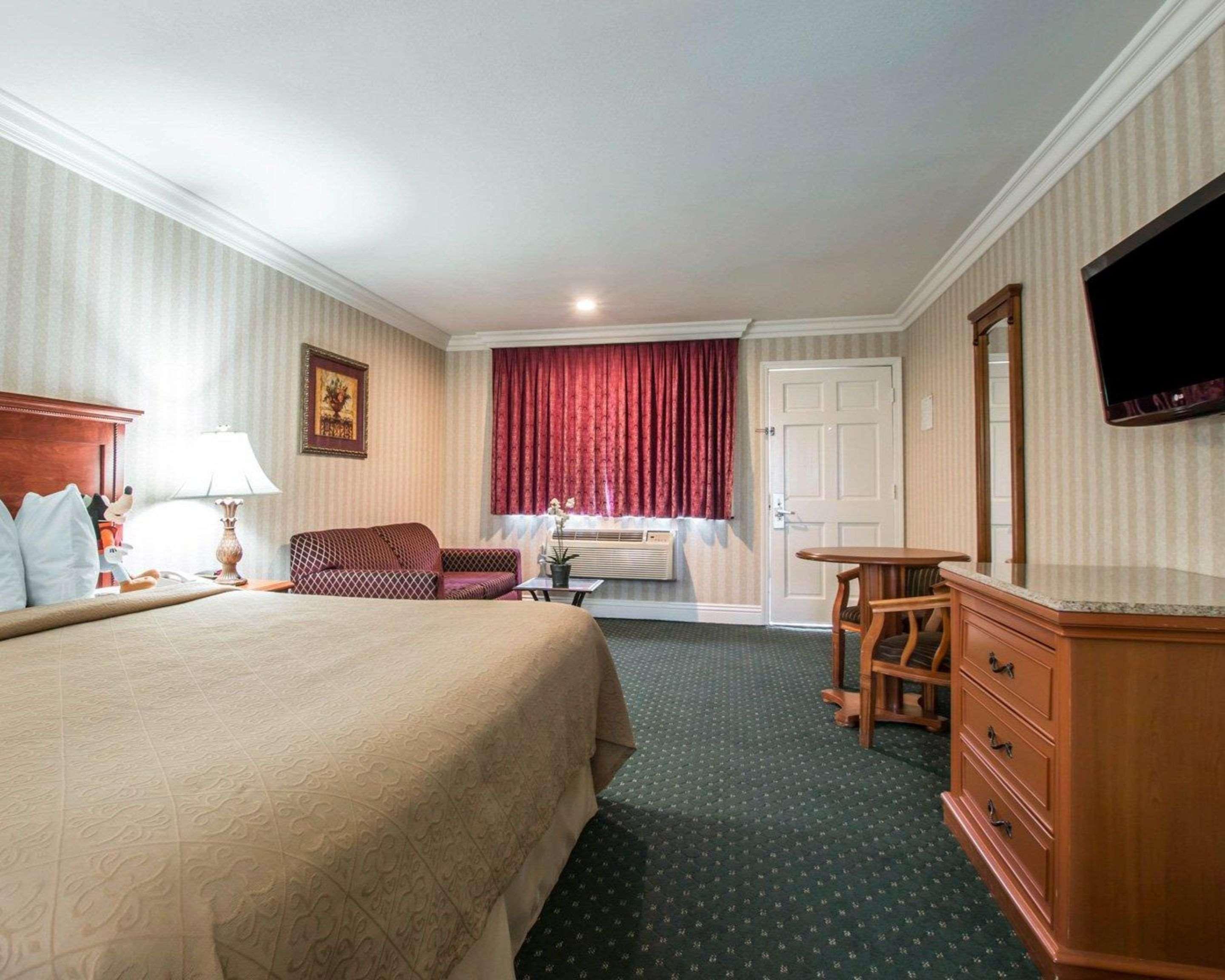 Quality Inn & Suites Anaheim Maingate Εξωτερικό φωτογραφία