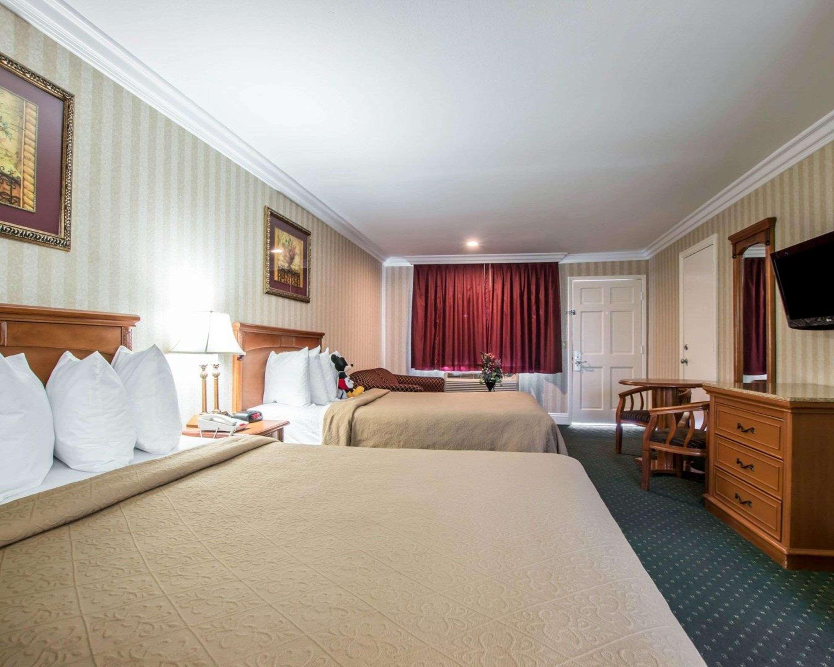 Quality Inn & Suites Anaheim Maingate Εξωτερικό φωτογραφία