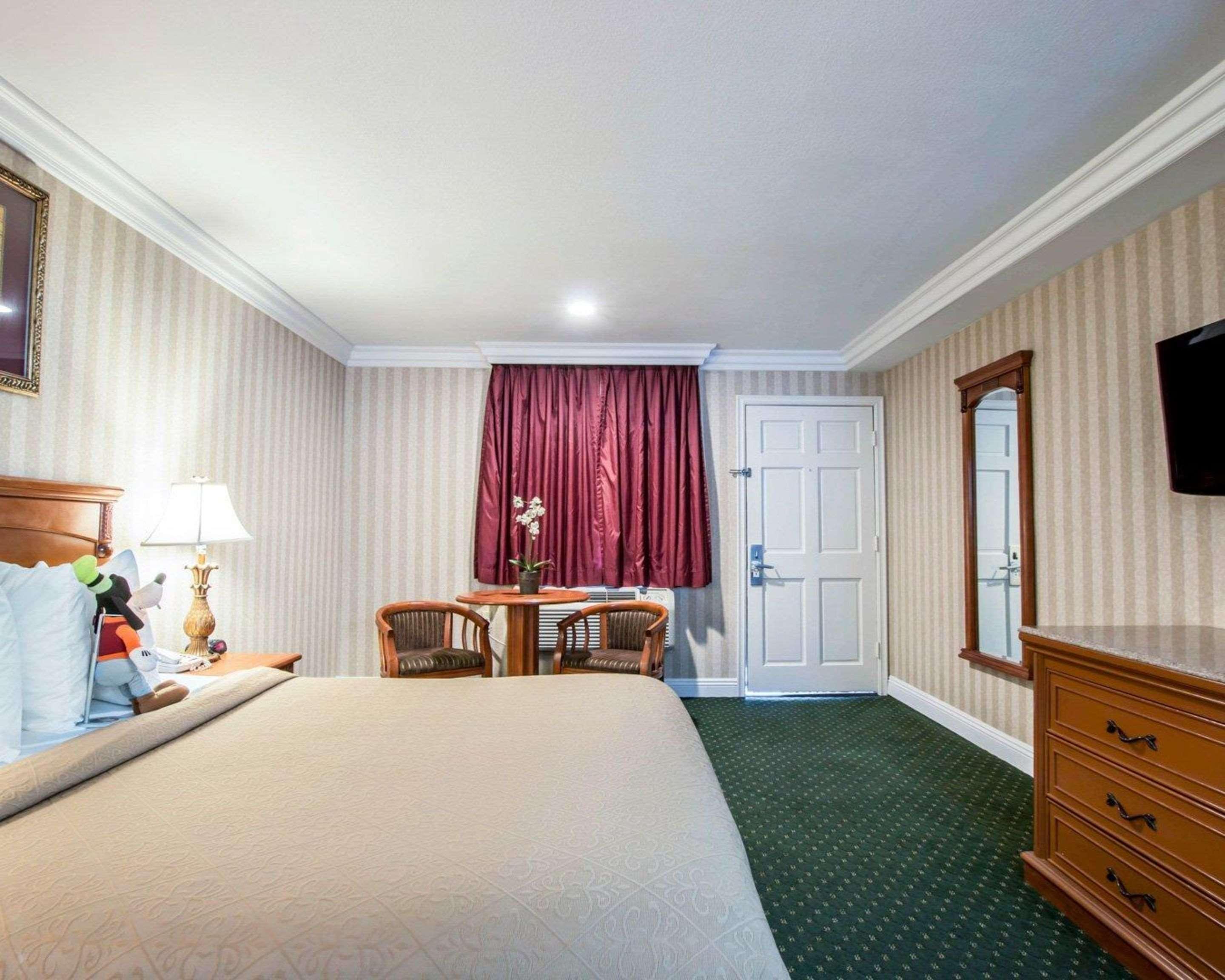 Quality Inn & Suites Anaheim Maingate Εξωτερικό φωτογραφία