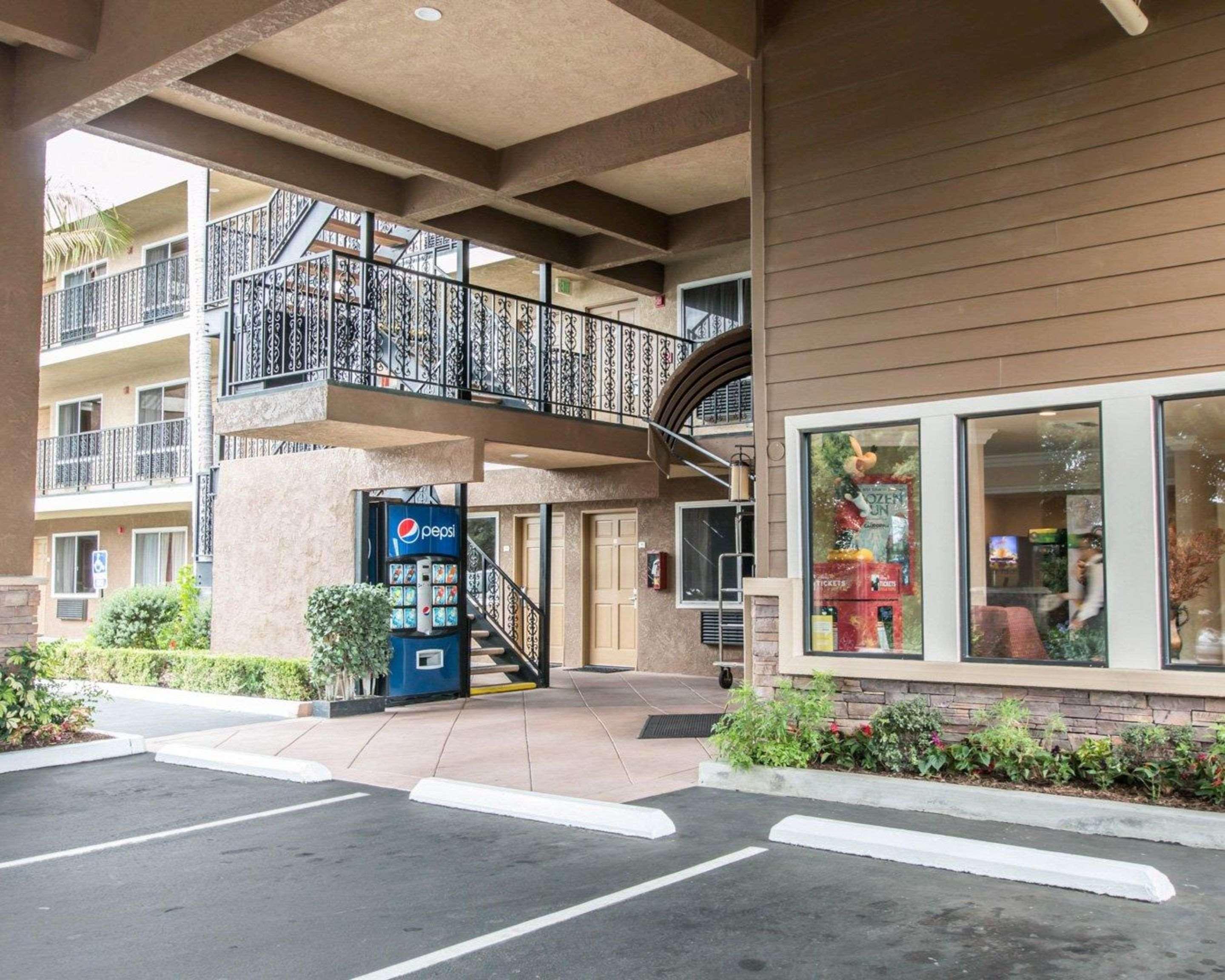 Quality Inn & Suites Anaheim Maingate Εξωτερικό φωτογραφία